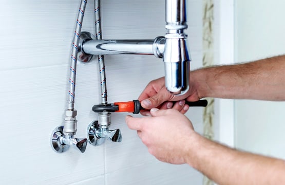 Emergency Plumbing Services in Roseville, CA: Rescuing Properties from Plumbing Nightmares with Bob’s Handyman and Hauling
